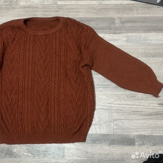 Свитер женский