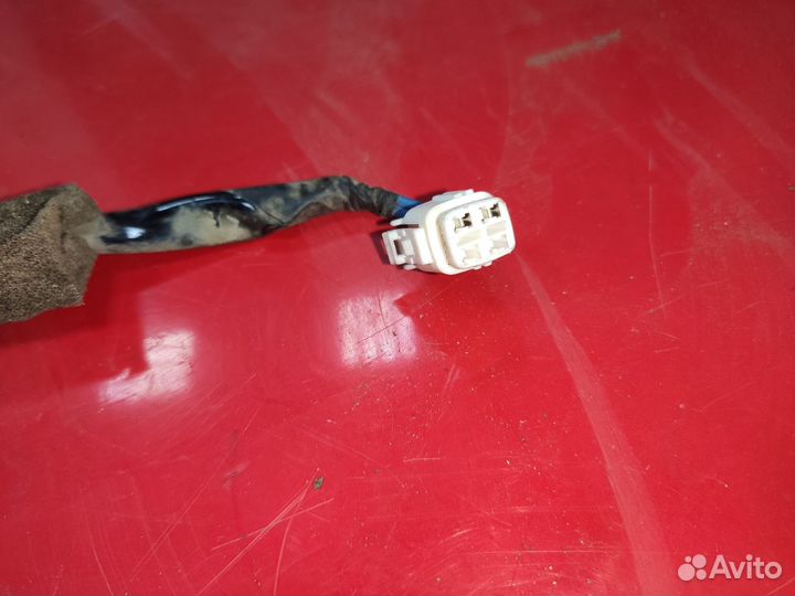 Концевик сдвижной двери Toyota Estima