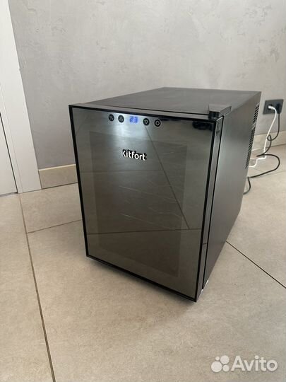 Винный шкаф kitfort kt-2408