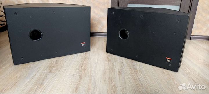 Профессиональные сабвуферы JBL SB-2