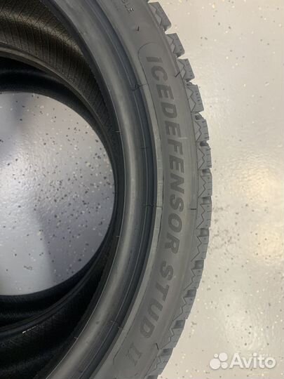 Grenlander Icedefensor Stud II 225/40 R18 92T