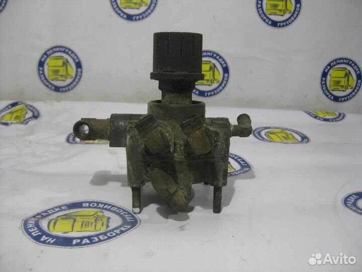 Клапан ускорительный 1350118