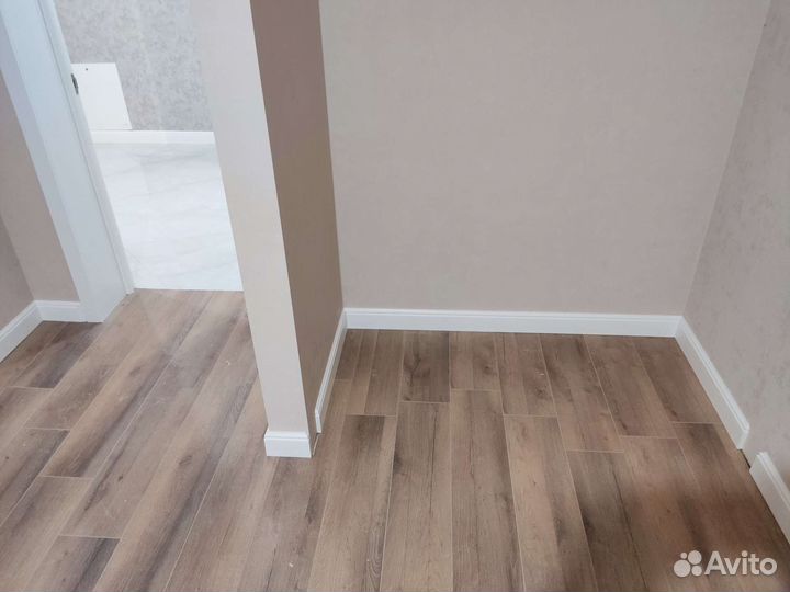 Установка плинтусов (любой сложности)