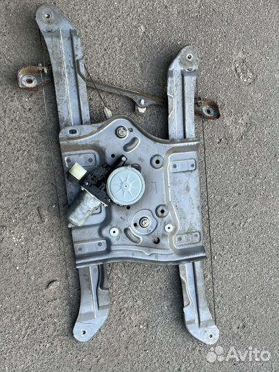 Стеклоподъемник Mitsubishi Grandis NA4W