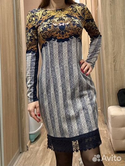 Нарядное платье со стразами