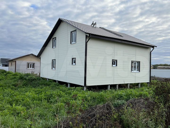 Коттедж 185,5 м² на участке 14 сот.