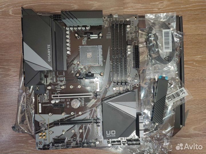 Материнская плата gigabyte x570s ud