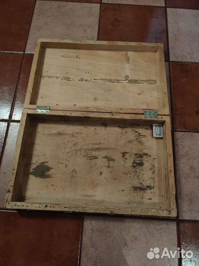 Раритетный деревянный ящик - чемодан