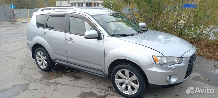 Mitsubishi Outlander 2.4 CVT, 2010, 201 460 км