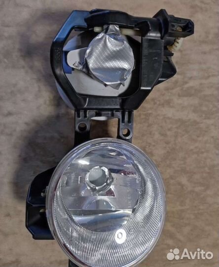 Противотуманые фары Toyota 81210-02160 81220-02160