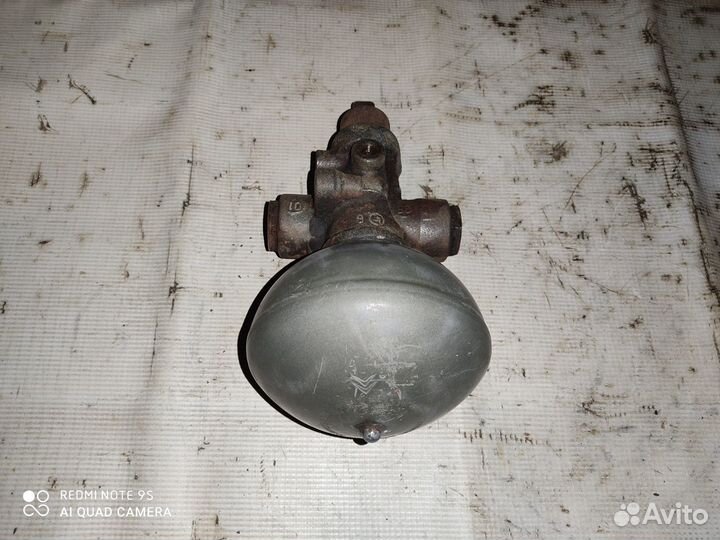 Гидроаккумулятор передний Ситроен С5