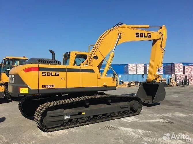 Машинист гусеничного экскаватора