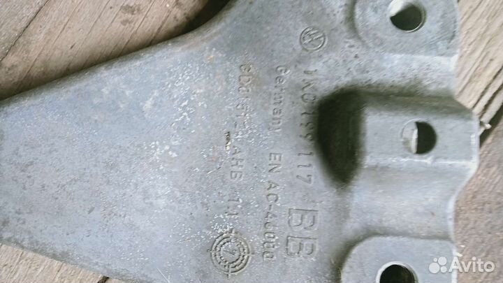 Опора кпп wv