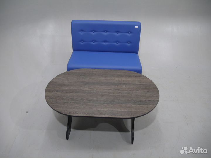 Журнальный столик в офис