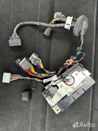 Фаркоп Land Rover Defender L663 как новый