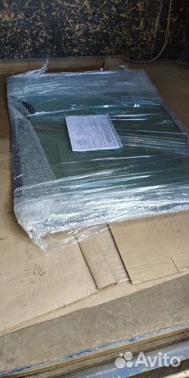 Стекло боковое левое Hitachi zx350lch-5g