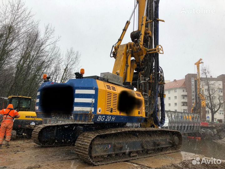 На разборке Джон дир John Deere