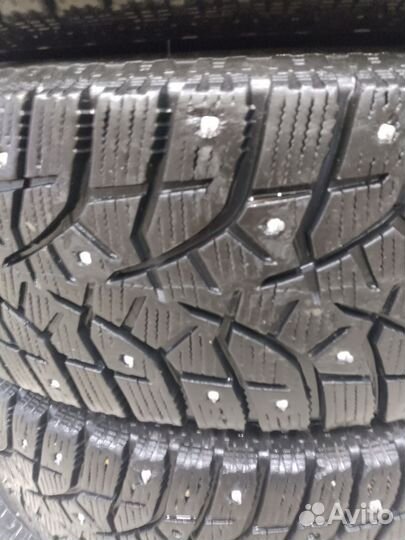 Bridgestone Blizzak Spike-02 185/70 R14