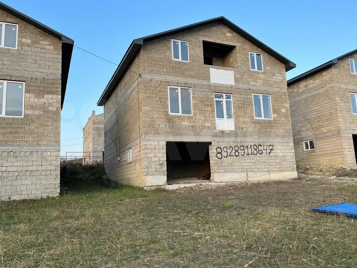 Дом 347 м² на участке 4 сот.