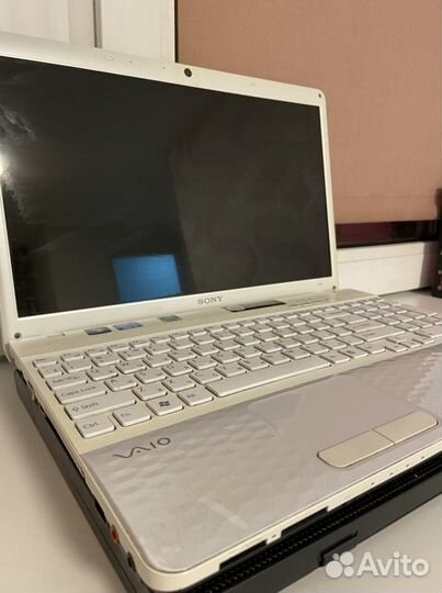 Ноутбук Sony Vaio pcg-71812v