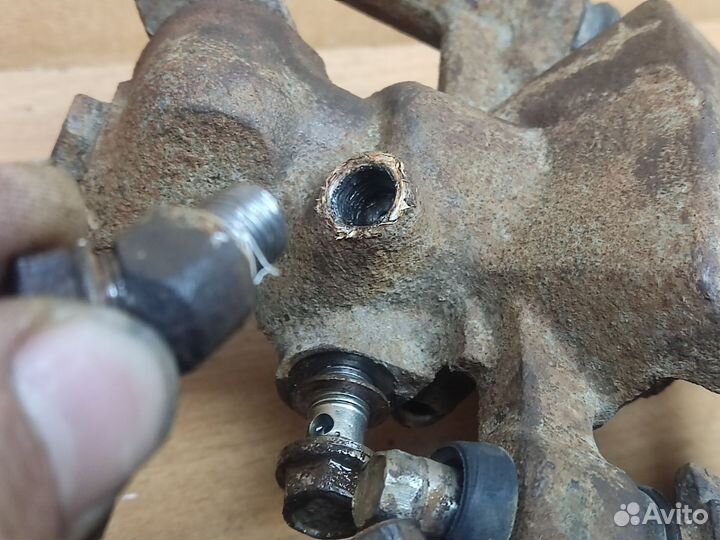 Суппорты задние, Mazda 626 GE