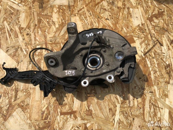 Кулак задний правый Mercedes-Benz C-Класс