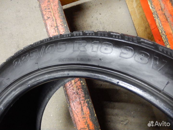 Tigar Winter 235/45 R18