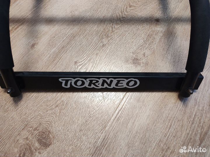 Турник дверной накладной Torneo A-900