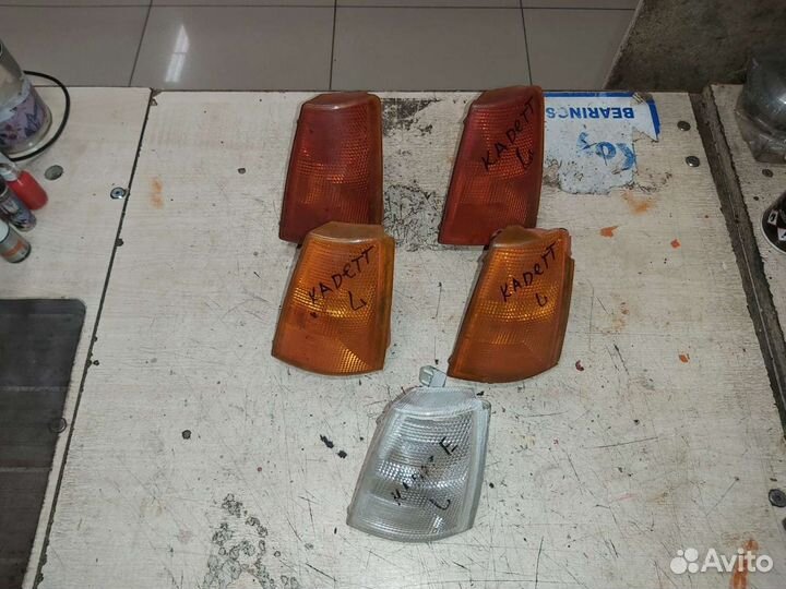 Указатель поворота левый для Opel Kadett E