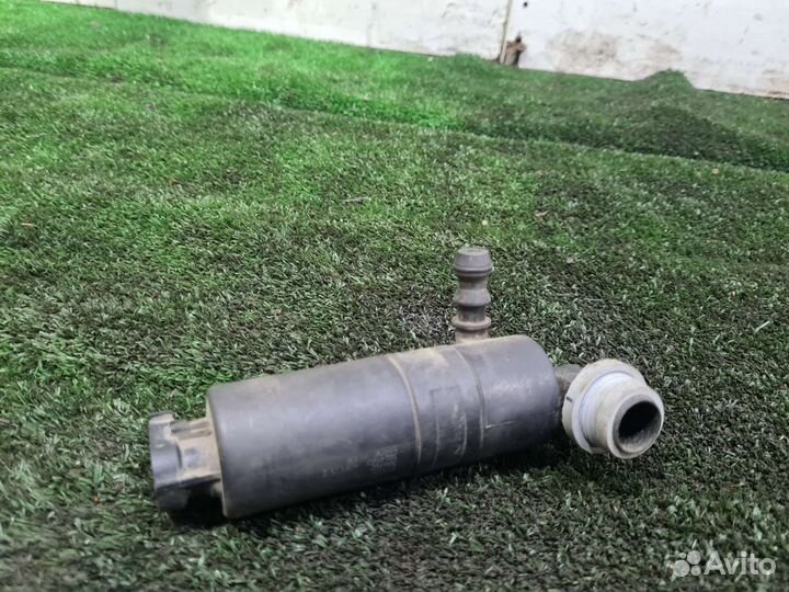 Насос омывателя фар Nissan Juke F15 2010