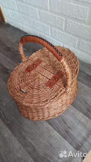 Корзина плетеная с крышкой