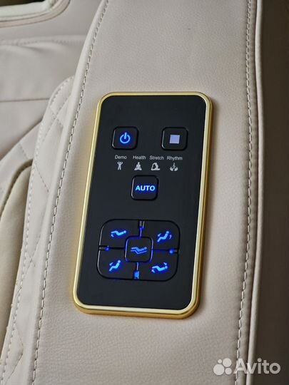 Массажное кресло Bodo Excellence Light Brown