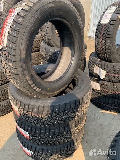 Bridgestone Blizzak Spike-02 SUV 225/60 R17 103T