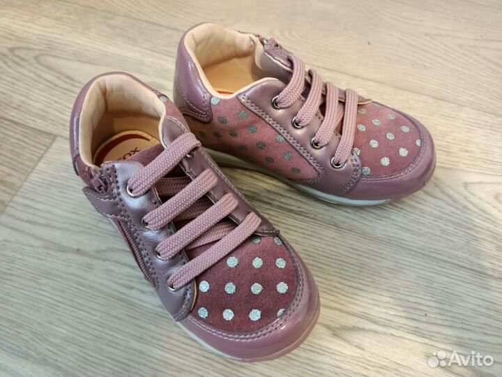 Новые детские ботинки Geox р. 24