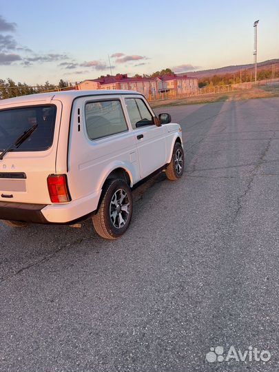 LADA 4x4 (Нива) 1.7 МТ, 2015, 173 000 км