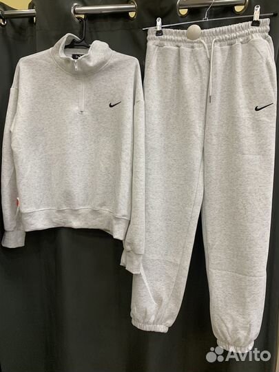 Спортивный костюм женский