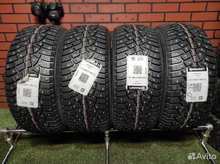 Continental IceContact 2 225/50 R17 98T