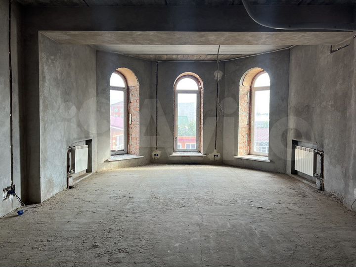 Коттедж 560 м² на участке 15 сот.