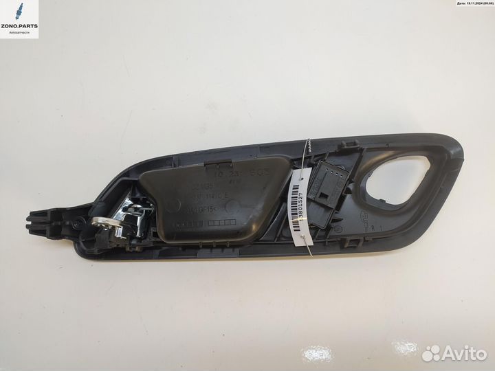 Ручка двери внутренняя передняя правая 3C8837114A на Volkswagen Passat CC