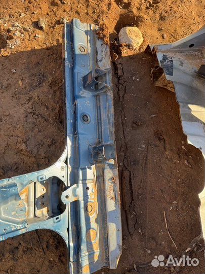 Центральная стойка кузова Mitsubishi Lancer 9