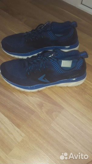 Кроссовки 39размер