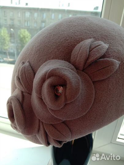 Женская шапка фетровая