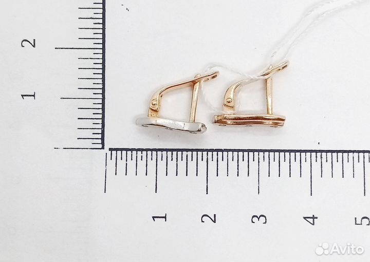 Серьги с синтетическим камнем Золото