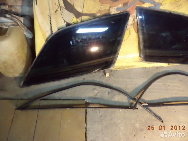 Боковое стекло багажника Ауди 100 С 4 универсал