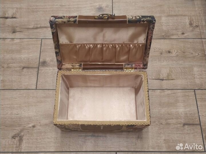 Декоративная коробка (сундучок)