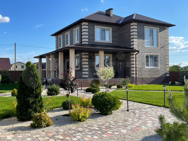 Коттедж 300 м² на участке 12 сот.