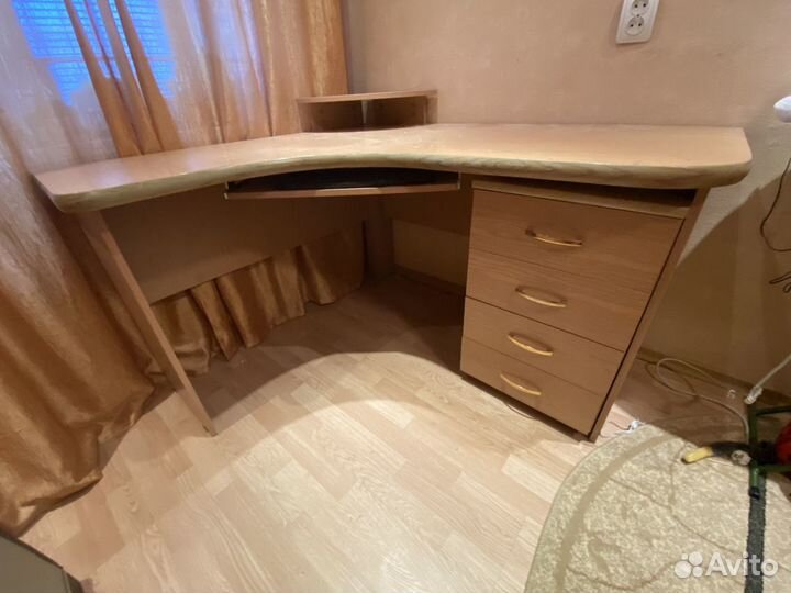 Компьютерный стол