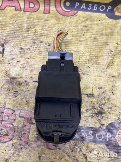 Блок управления стеклоподъемниками Peugeot 206 T13