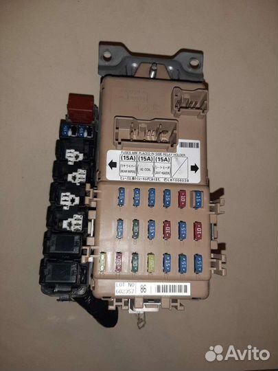 Блок предохранителей салонный Субару