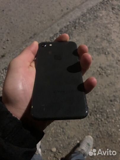 iPhone 8, 64 ГБ